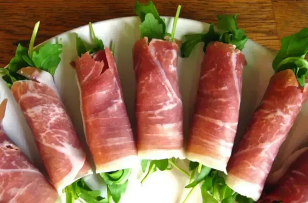 
            
                Мини-рулеты "Из пармской ветчины со сливочным сыром и рукколой" - купить онлайн
            
            
        