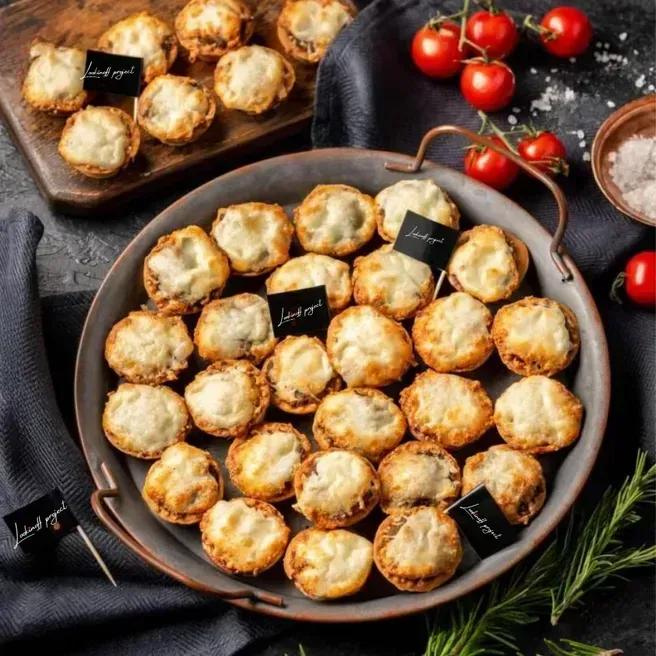 
            
                Мини-киши с начинками из овощей, лосося и ветчины для фуршета
            
            
        
